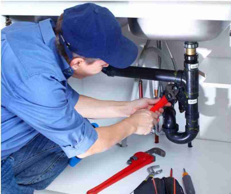 Emergency Plumbing Montreal: What to Do Before the Plumber Arrives (2026 Guide)