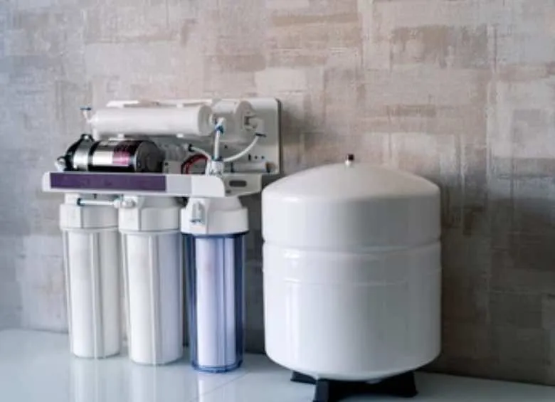 Reverse Osmosis vs Water Softener: Which Does Your Montreal Home Need?